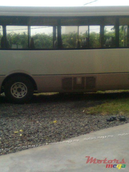 1999' Mitsubishi rosa photo #1