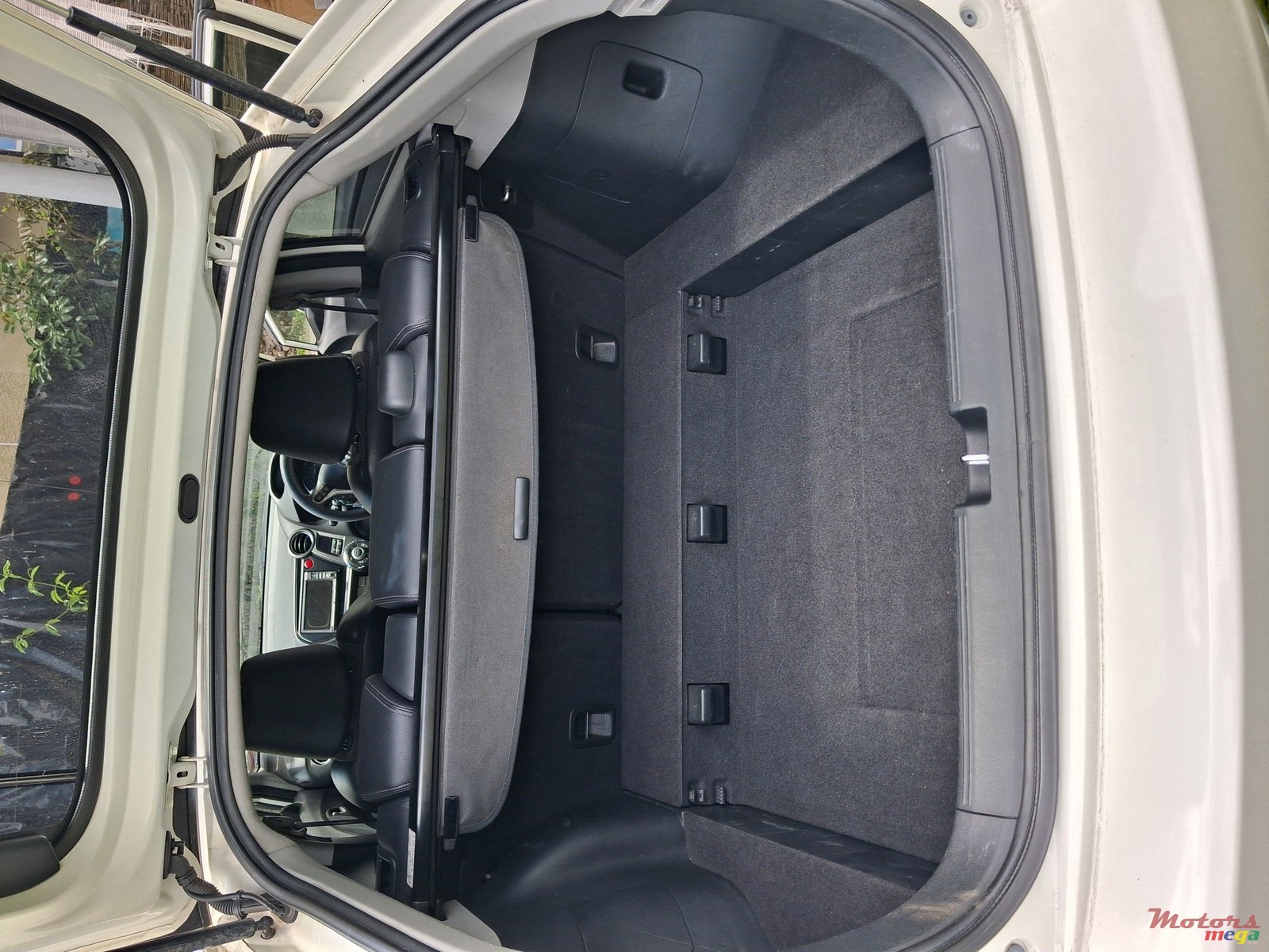2012' Honda Insight photo #7