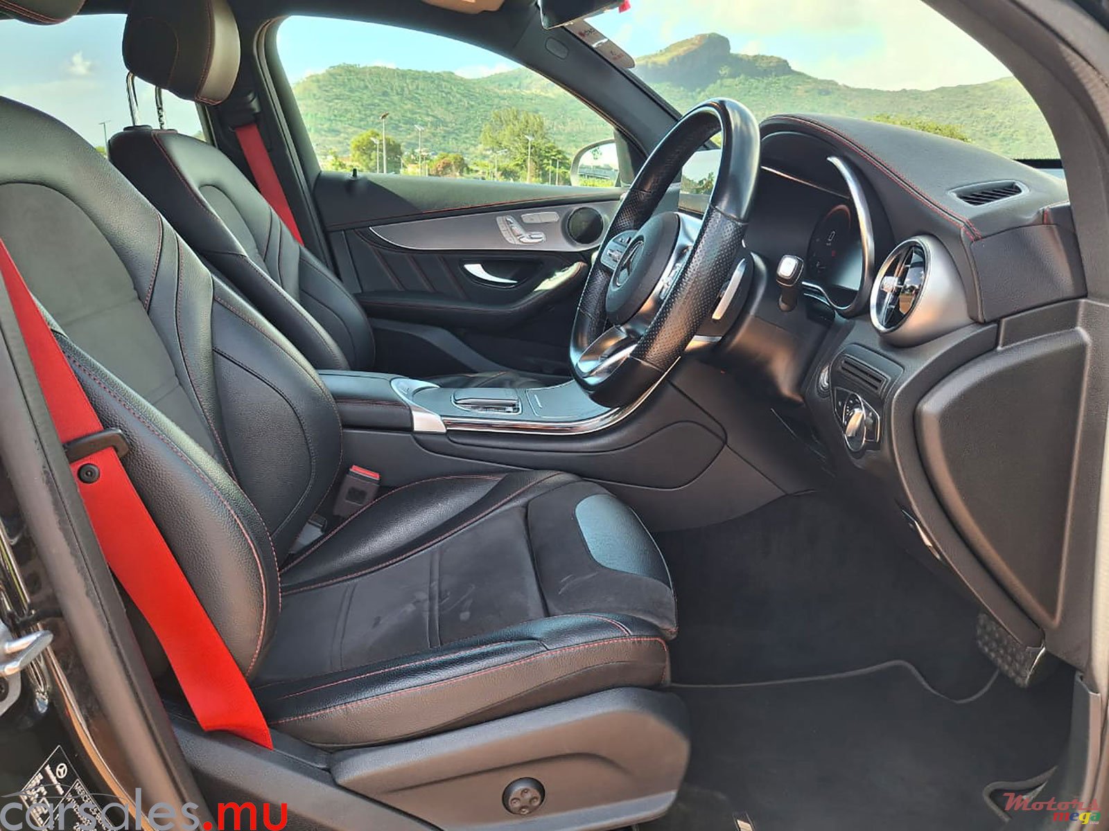 2022' Mercedes-Benz GLC 300 e AMG 4matic 2.0 photo #6