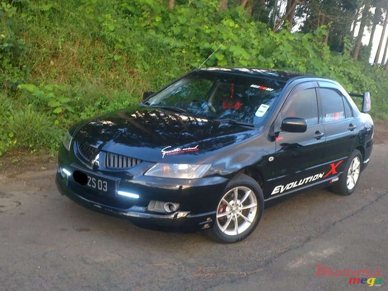 2003' Mitsubishi Lancer photo #1