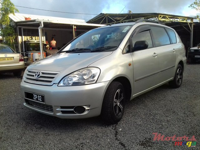 2002' Toyota Picnic photo #5