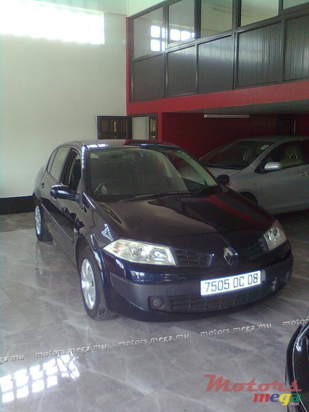 2008' Renault megane photo #1