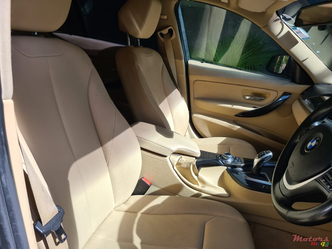 2013' BMW 320 F30 photo #6