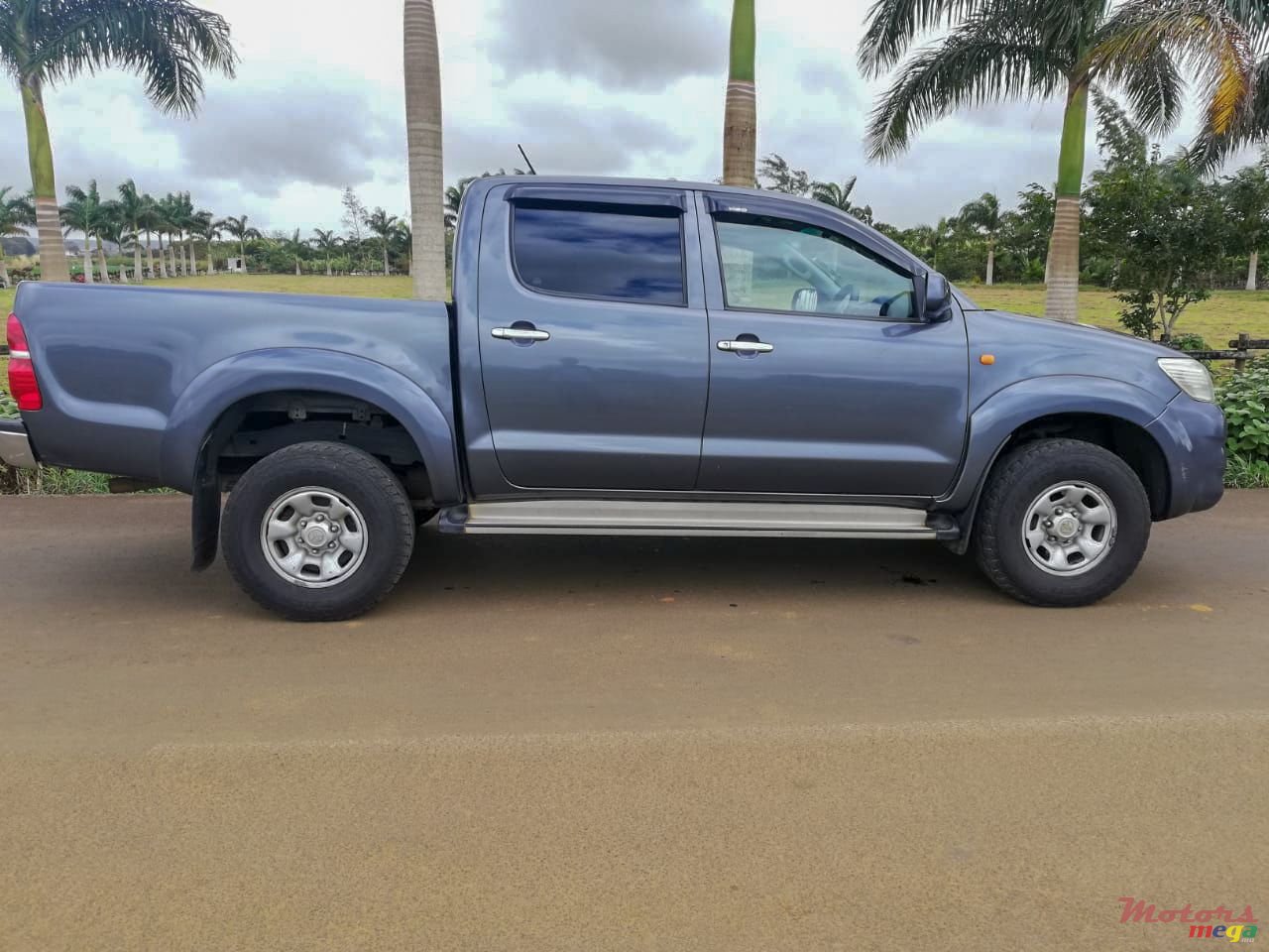 2013' Toyota Hilux 2.5 turbo photo #1