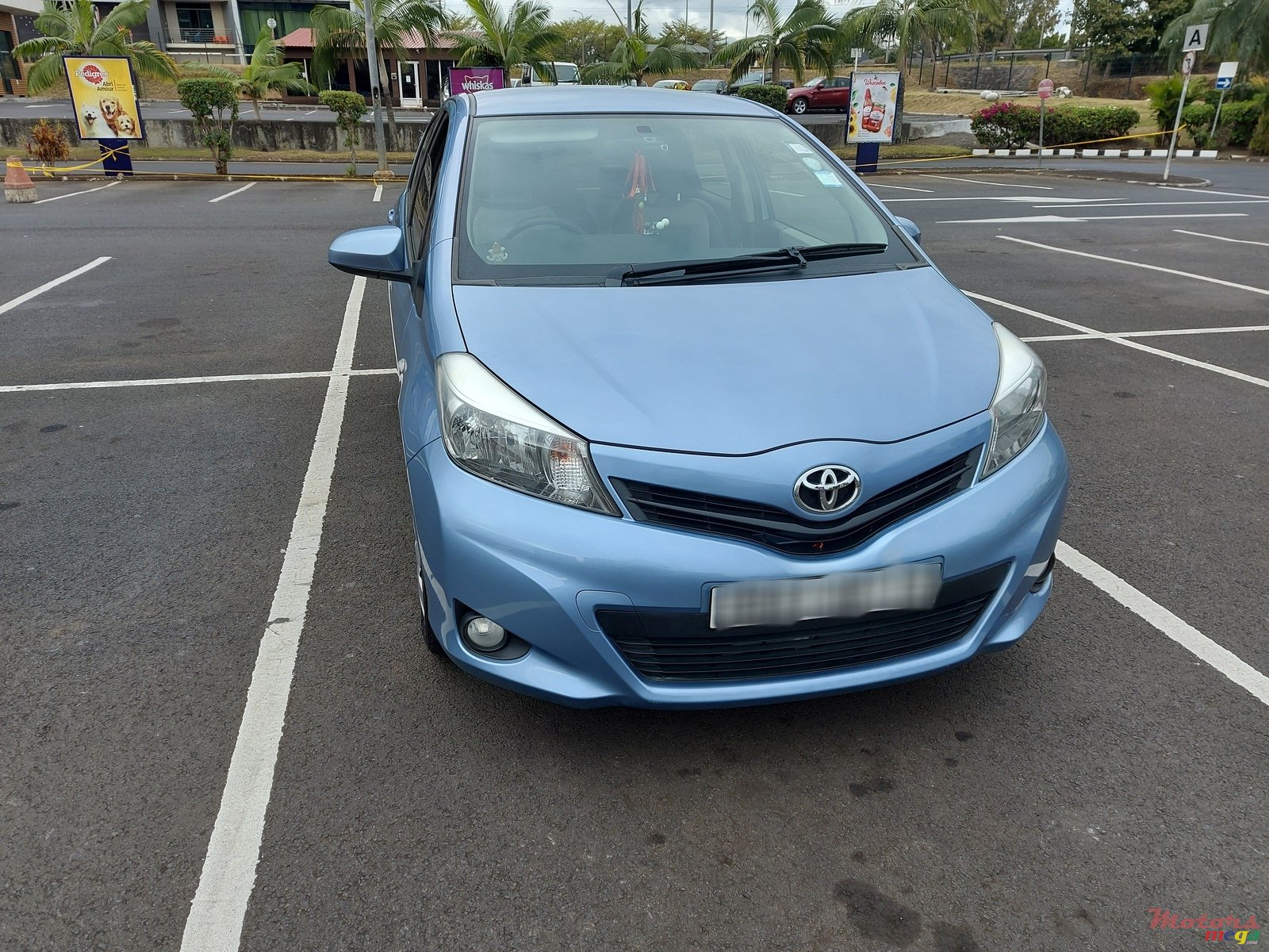 2013' Toyota Yaris photo #1