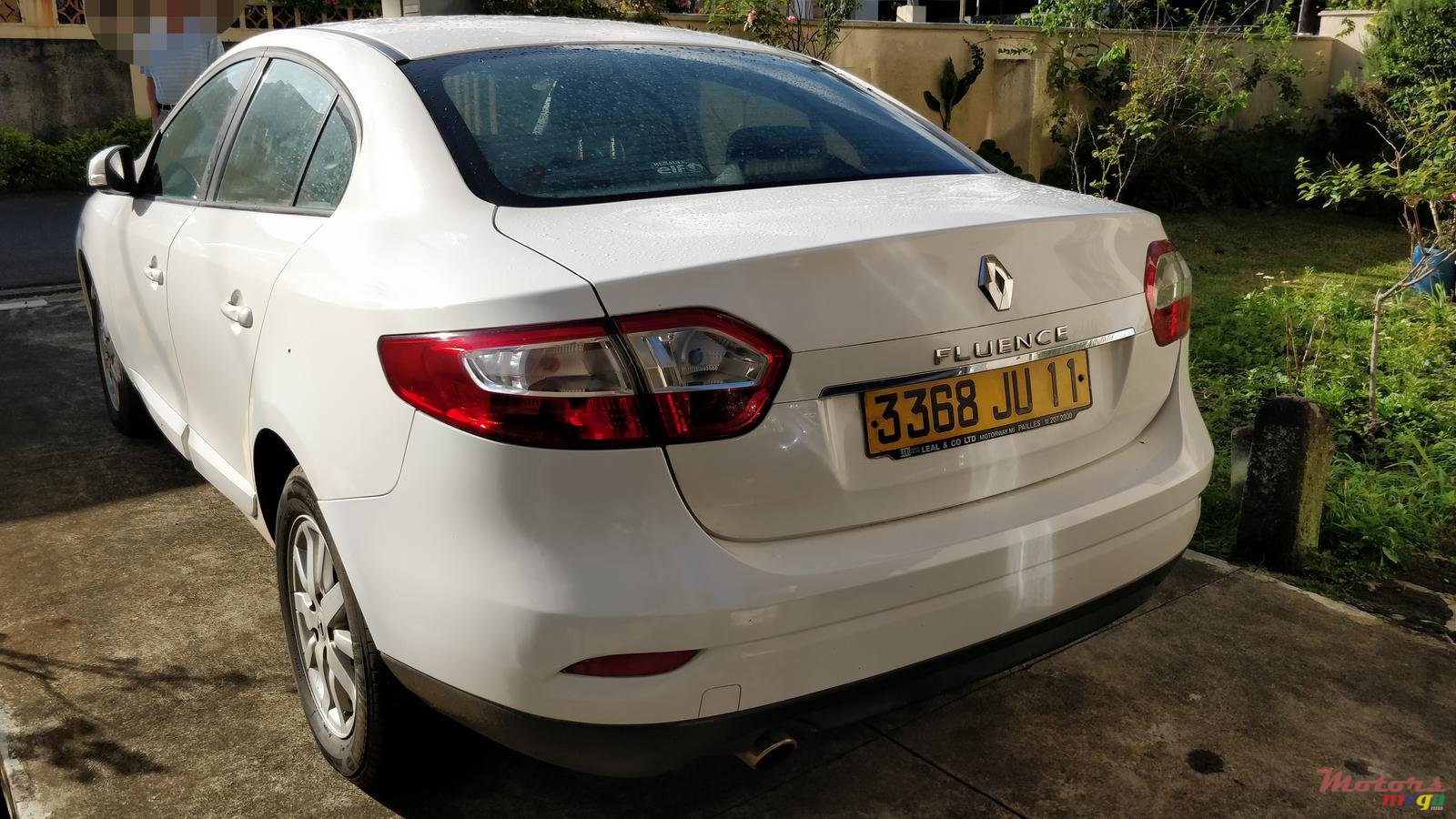 2011' Renault Fluence photo #5