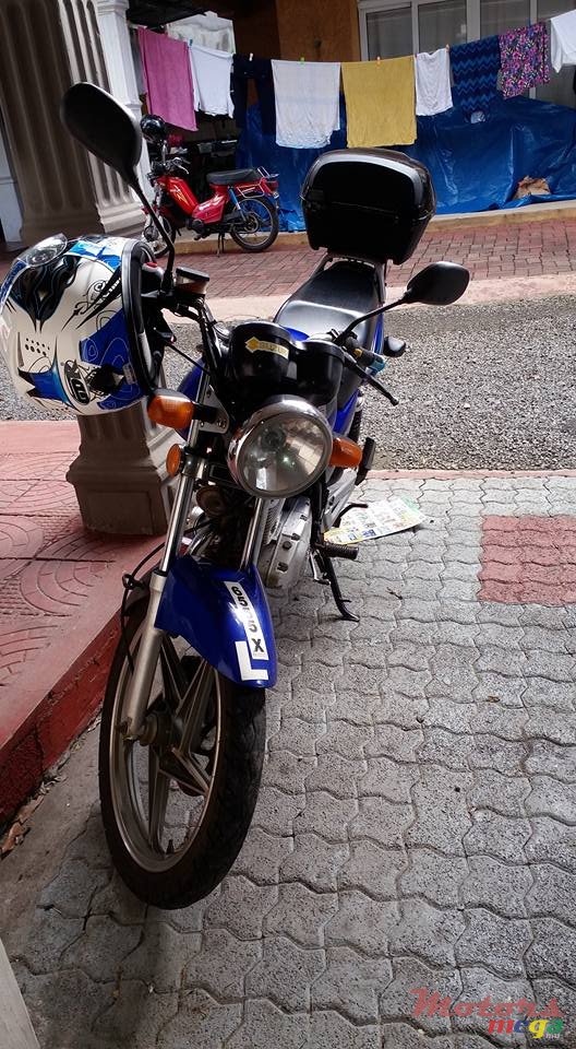 2012' Suzuki EN125-2A photo #2