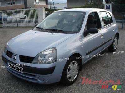 2002' Renault photo #1