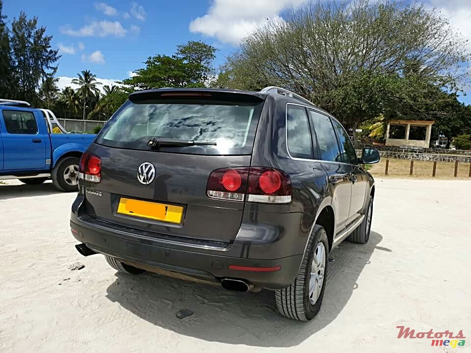 2008' Volkswagen Touareg automatic photo #4