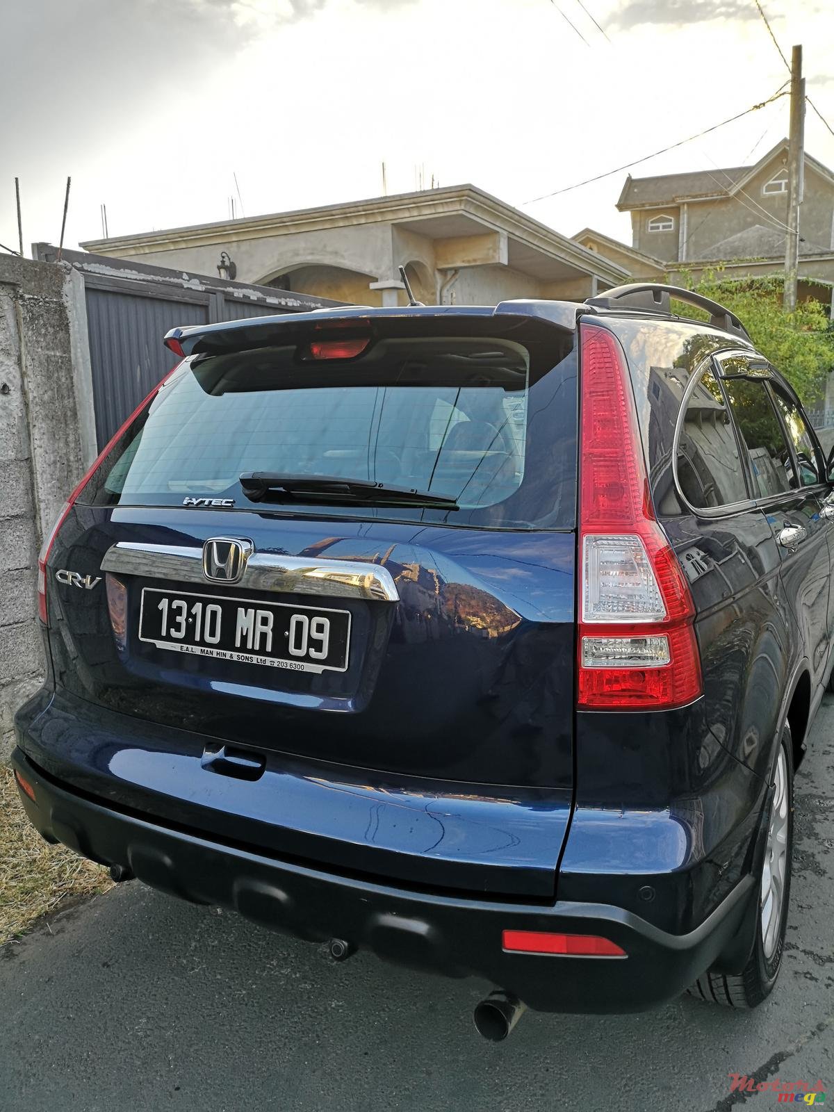 2009' Honda CR-V Executive photo #3