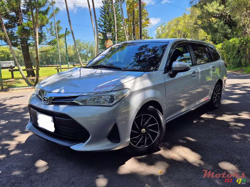 2018' Toyota Fielder Corolla photo #2