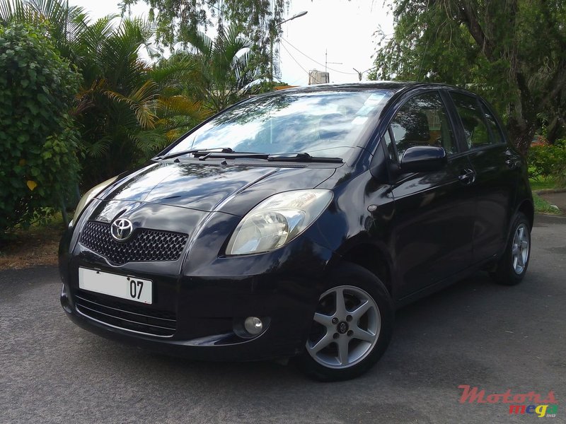 2007' Toyota Yaris photo #3