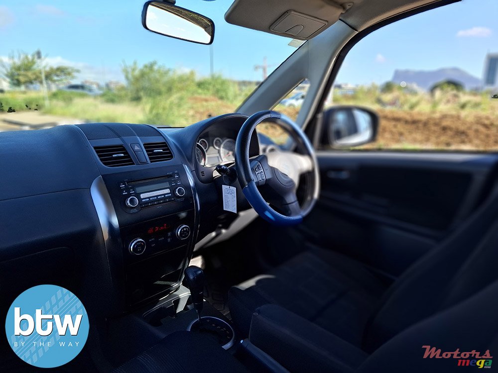 2013' Suzuki SX4 photo #6