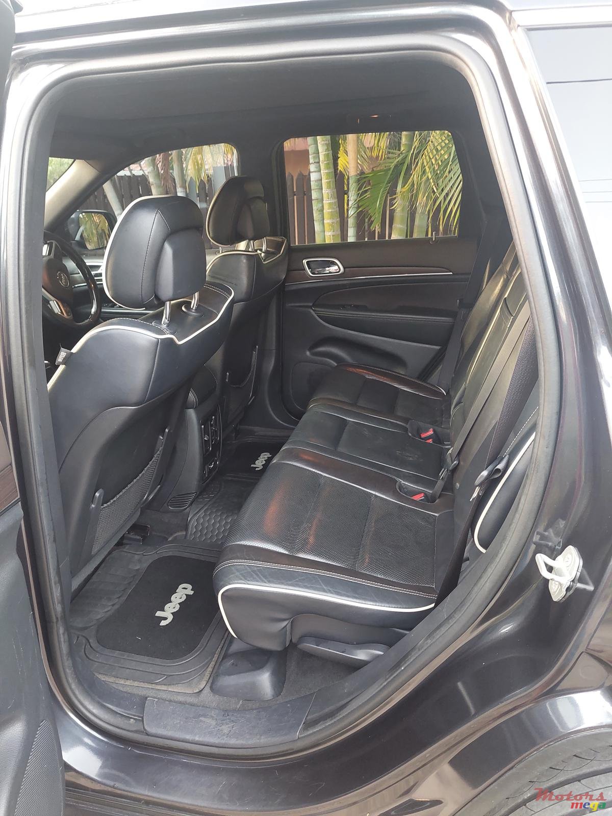 2015' Jeep Grand Cherokee photo #7