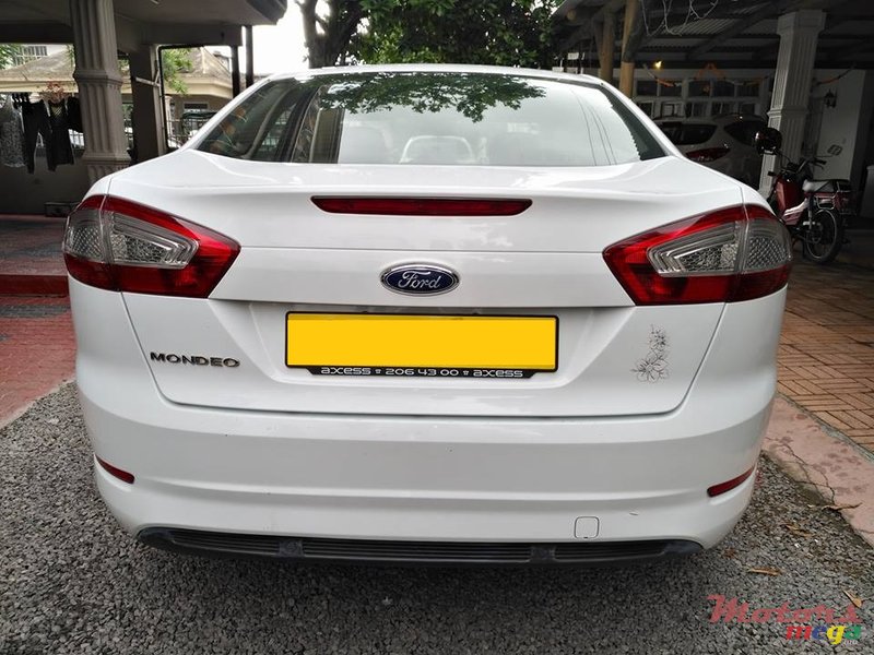 2012' Ford Mondeo Saloon photo #4