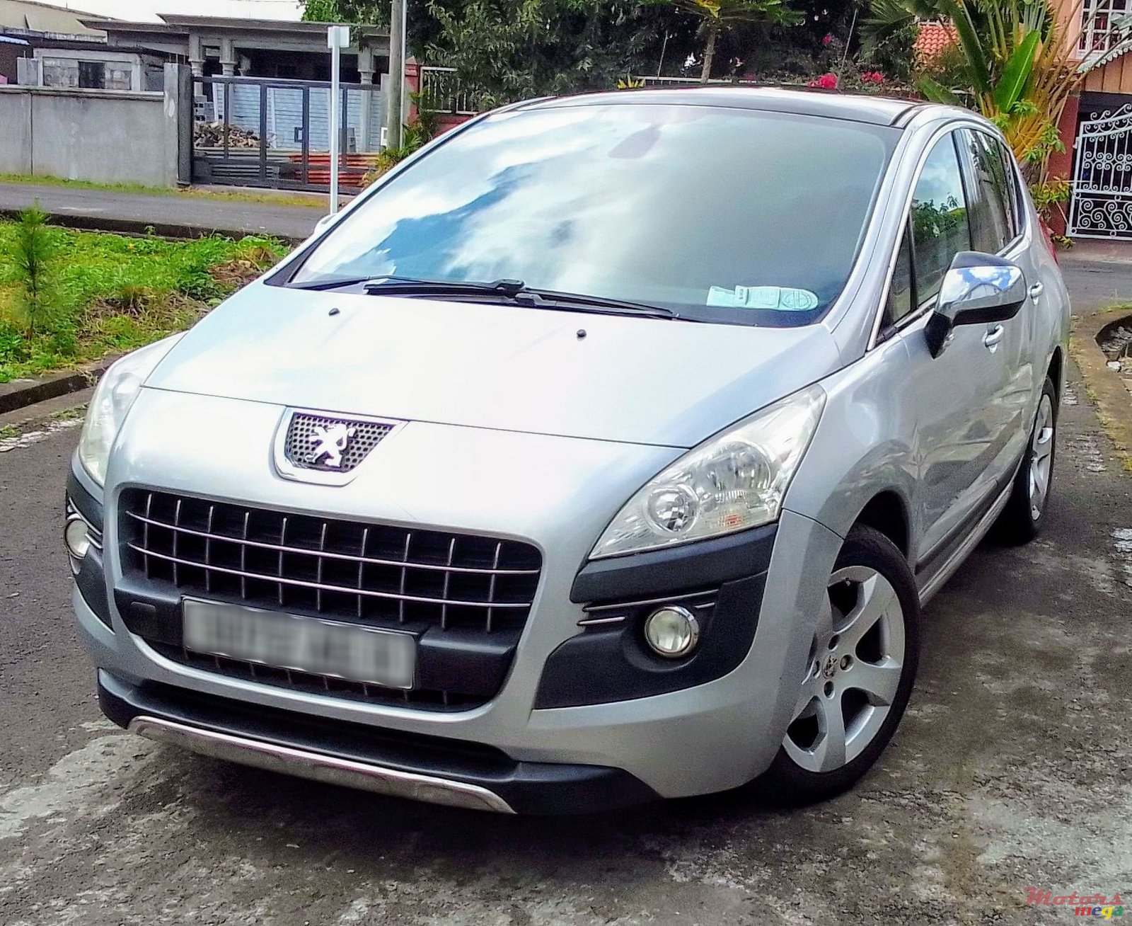 2011' Peugeot 3008 photo #1