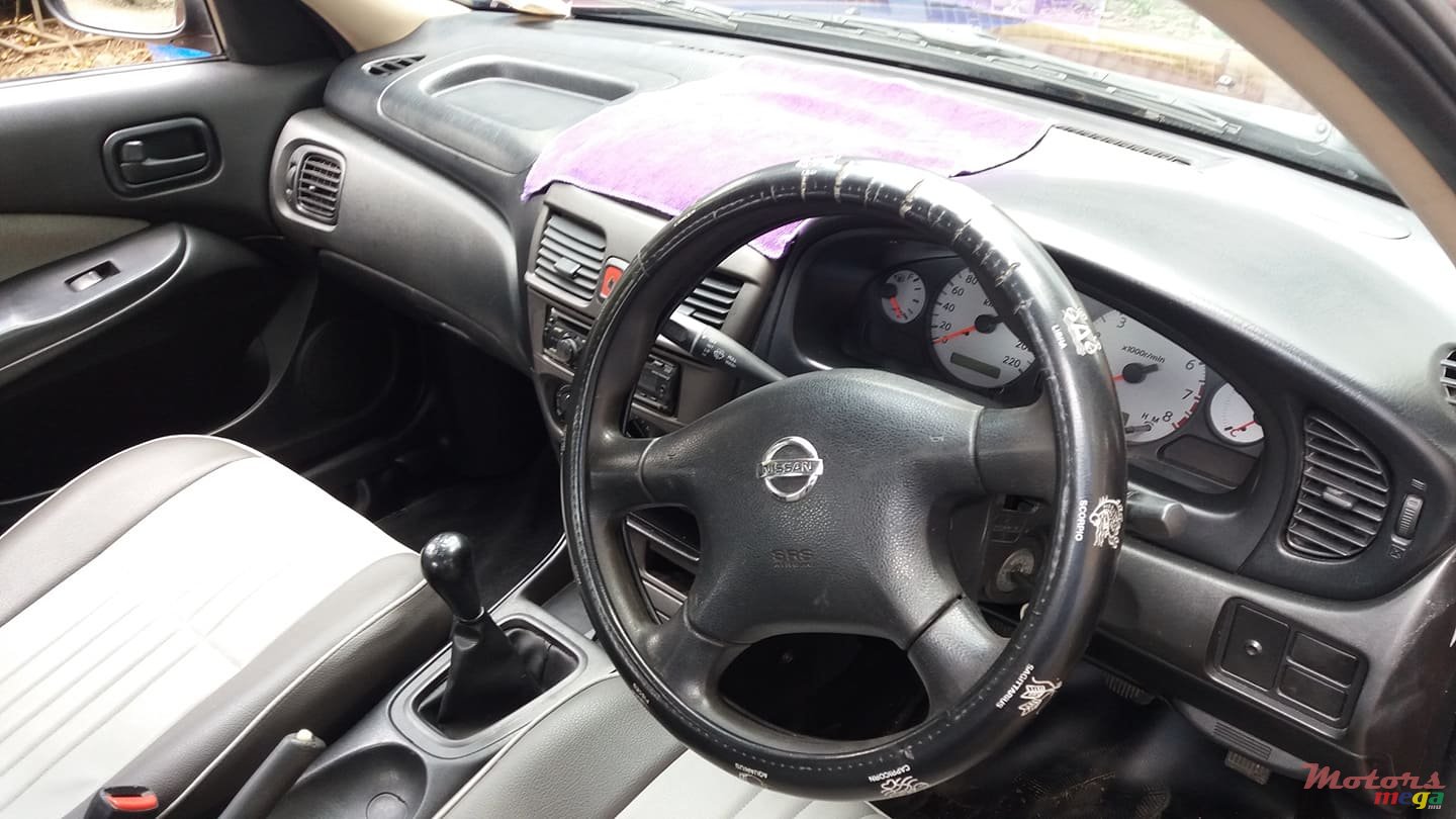 2008' Nissan Sunny N17 photo #2