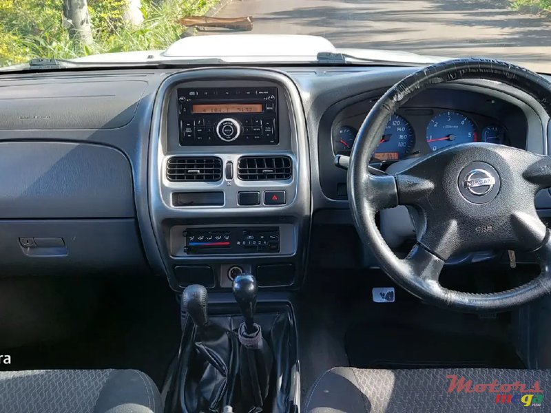 2014' Nissan NP300 photo #5