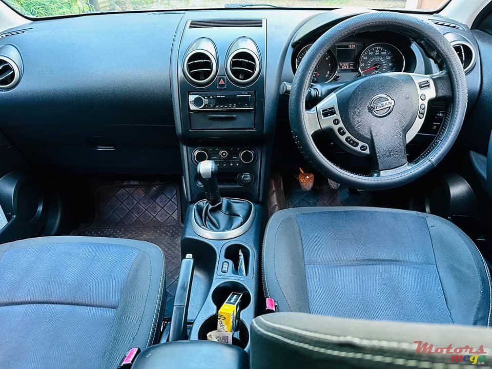 2013' Nissan Qashqai+2 1.6l MANUAL photo #4