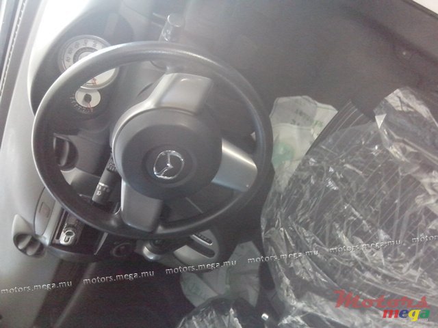 2009' Mazda Demio photo #3