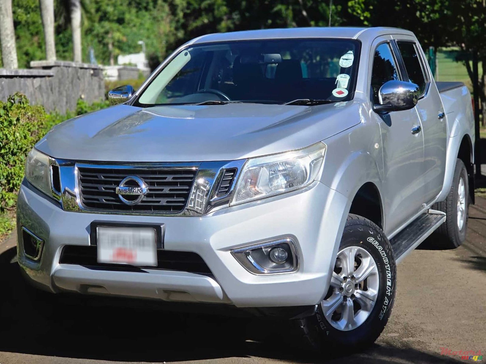 2018' Nissan Navara SE photo #1