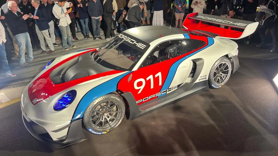 Porsche 911 GT3 R Rennsport Debuts With 611 HP, $1M Price Tag