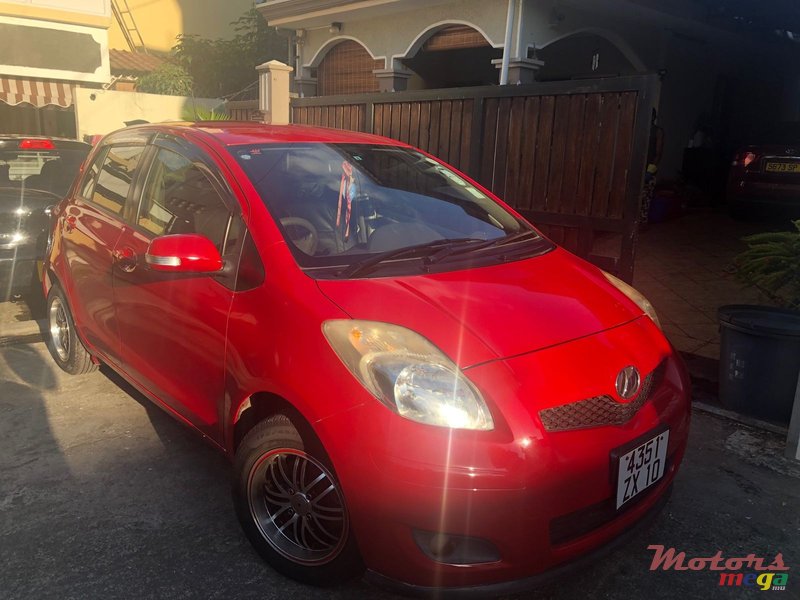 2010' Toyota Vitz photo #2