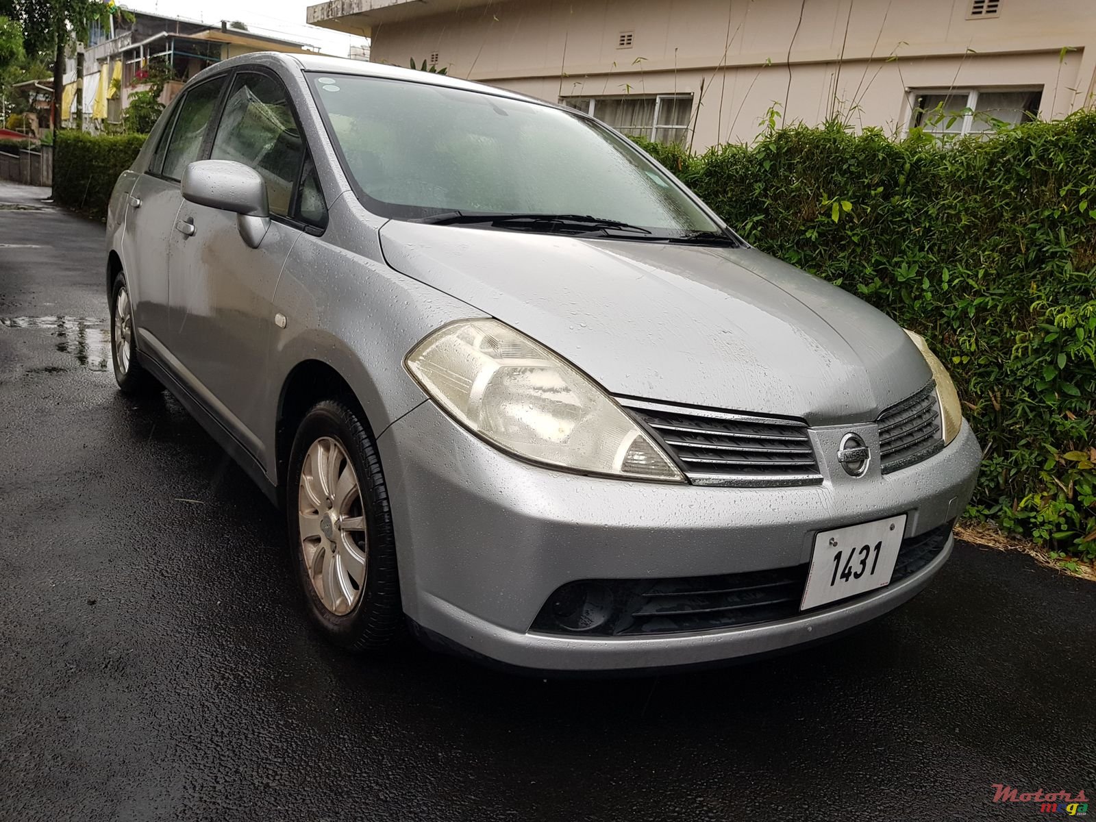 2006' Nissan Tiida Auto photo #1