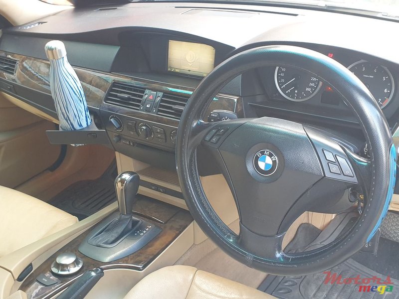 2004' BMW 525 photo #3