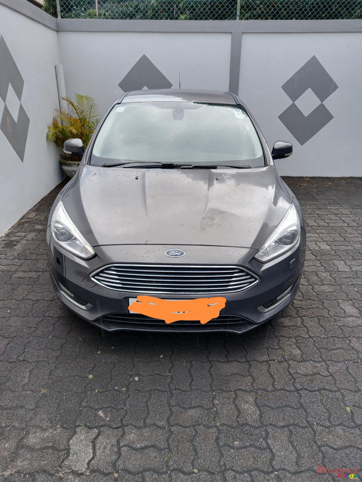 2016' Ford Focus photo #2