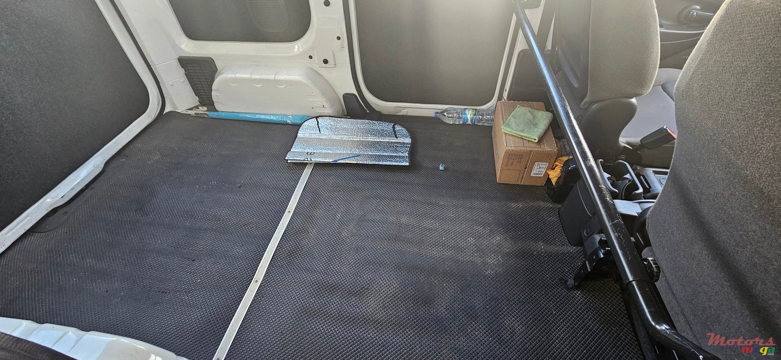 2016' Nissan photo #5