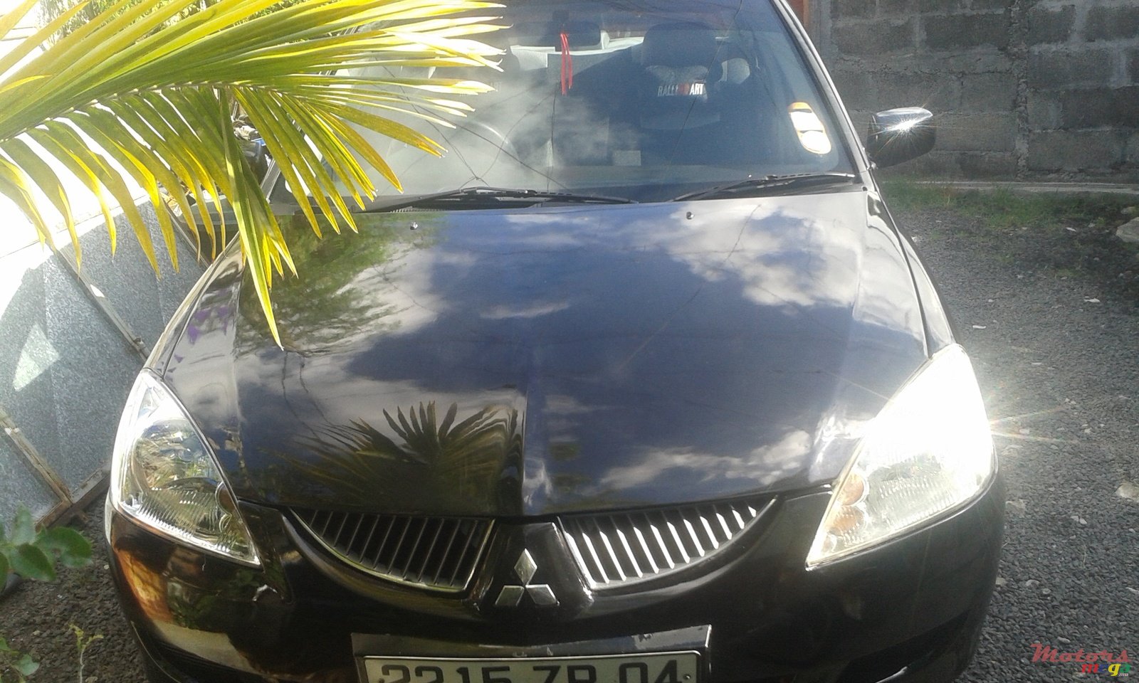 2004' Mitsubishi Lancer photo #1