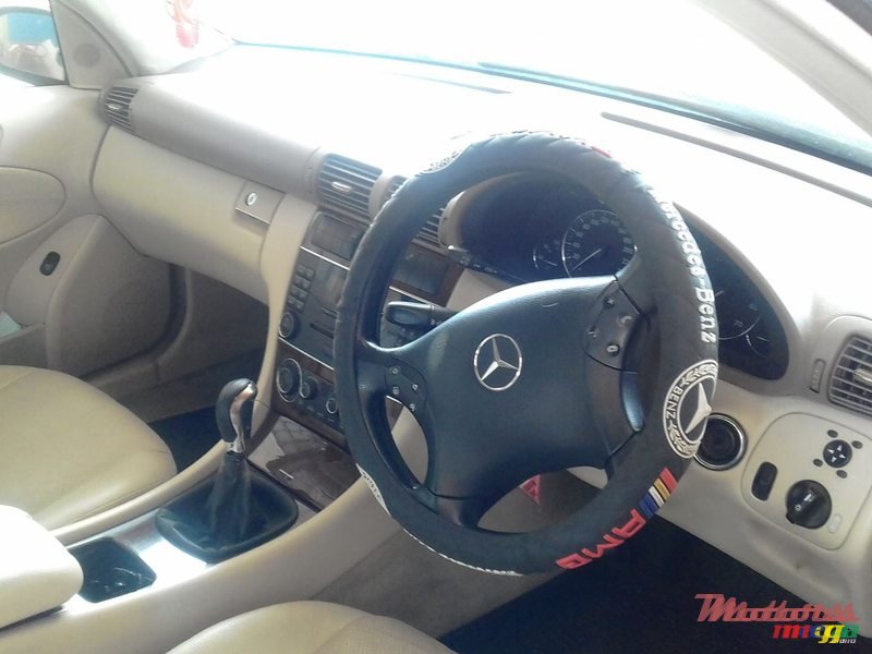 2006' Mercedes-Benz C-Class photo #1