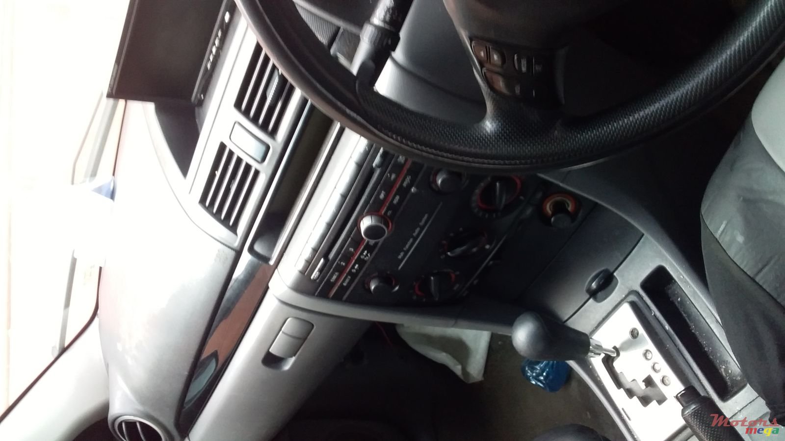 2006' Mazda 323 photo #2