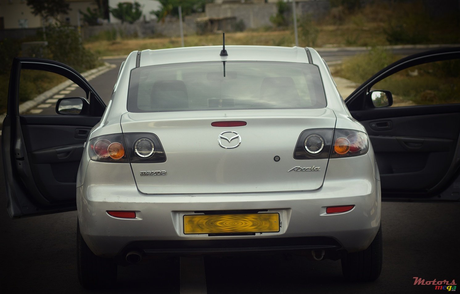 2005' Mazda photo #3