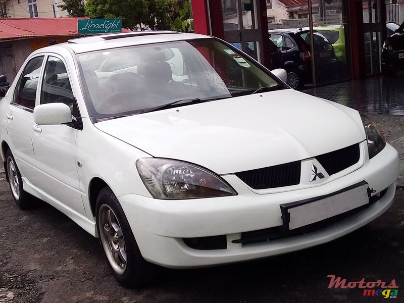 2010' Mitsubishi Lancer photo #1