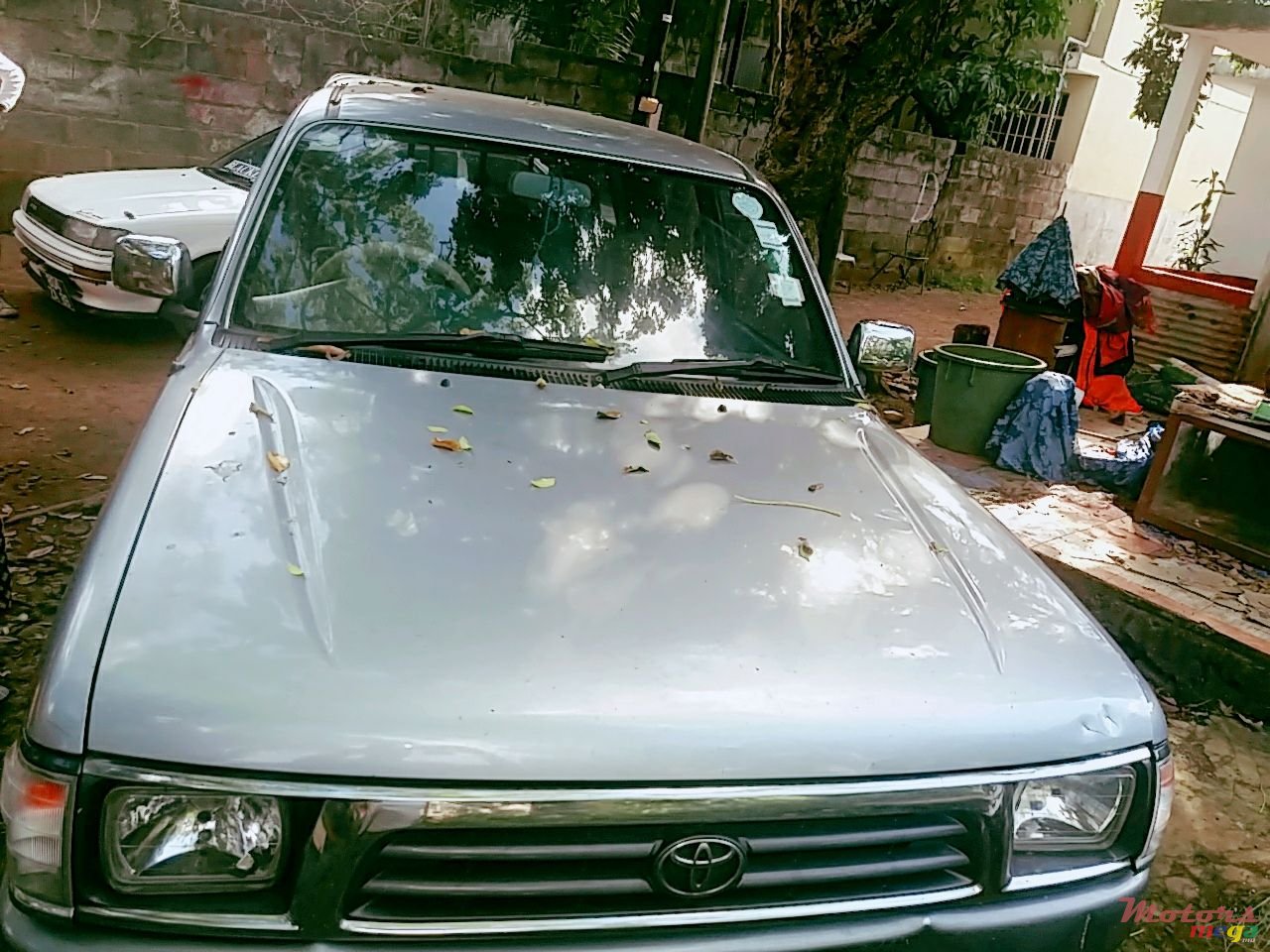 1999' Toyota Hilux photo #2