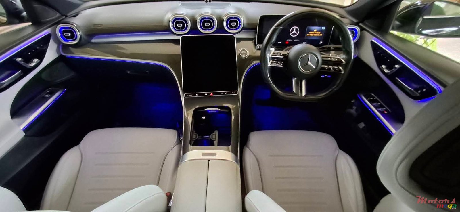 2022' Mercedes-Benz 180 photo #2