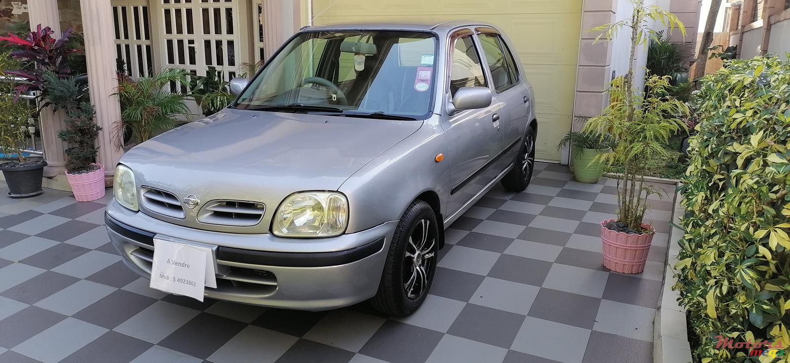 2000' Nissan March photo #1