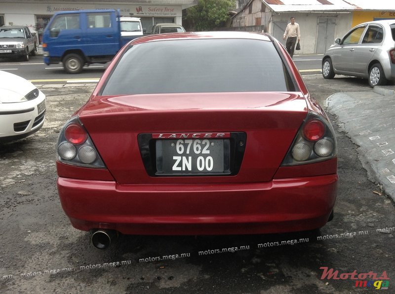 2000' Mitsubishi Lancer photo #3