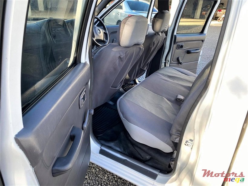 2008' Nissan Navara 2X4 2.7L JAPAN photo #7