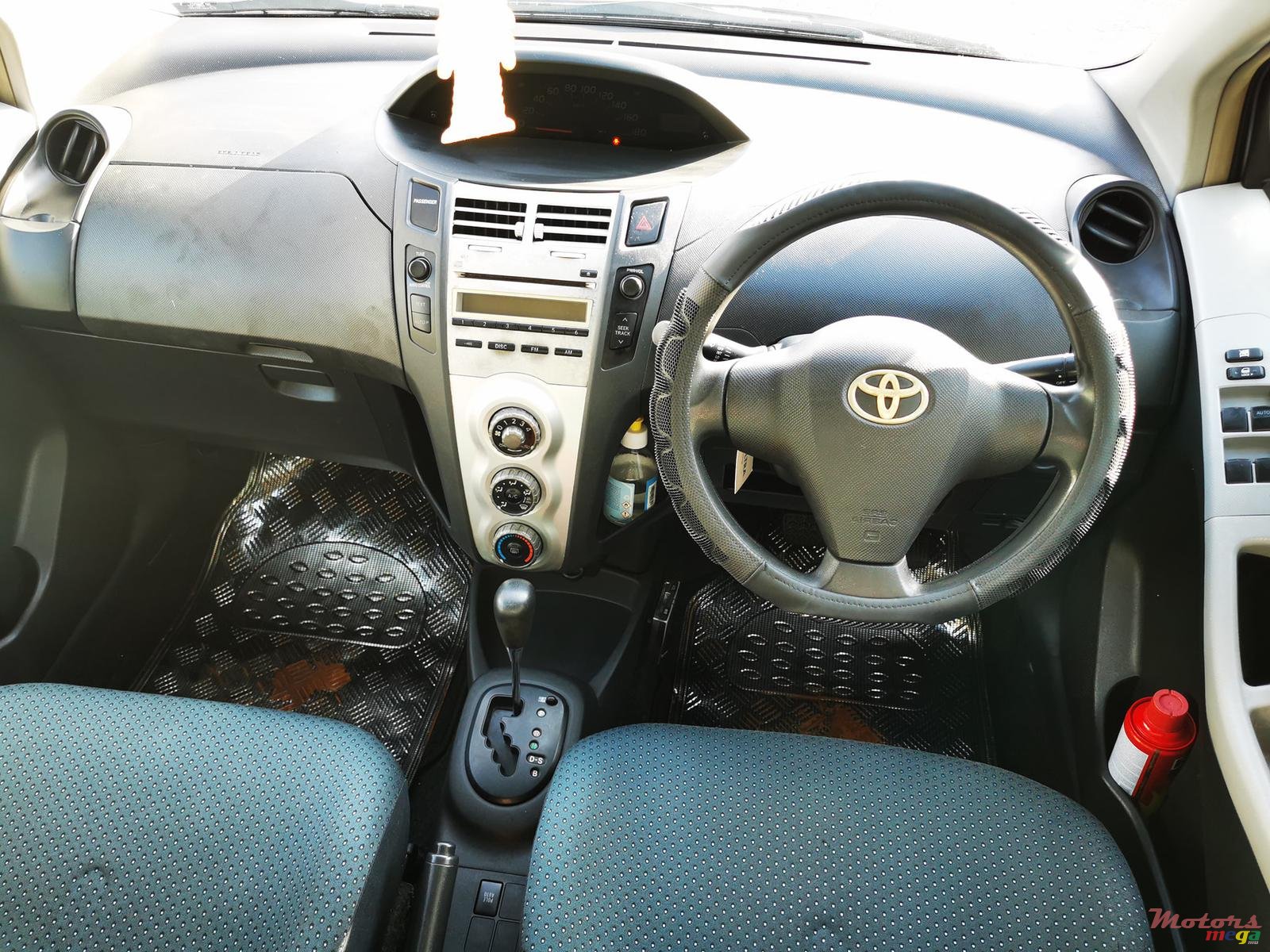 2006' Toyota Vitz 1.0L photo #4