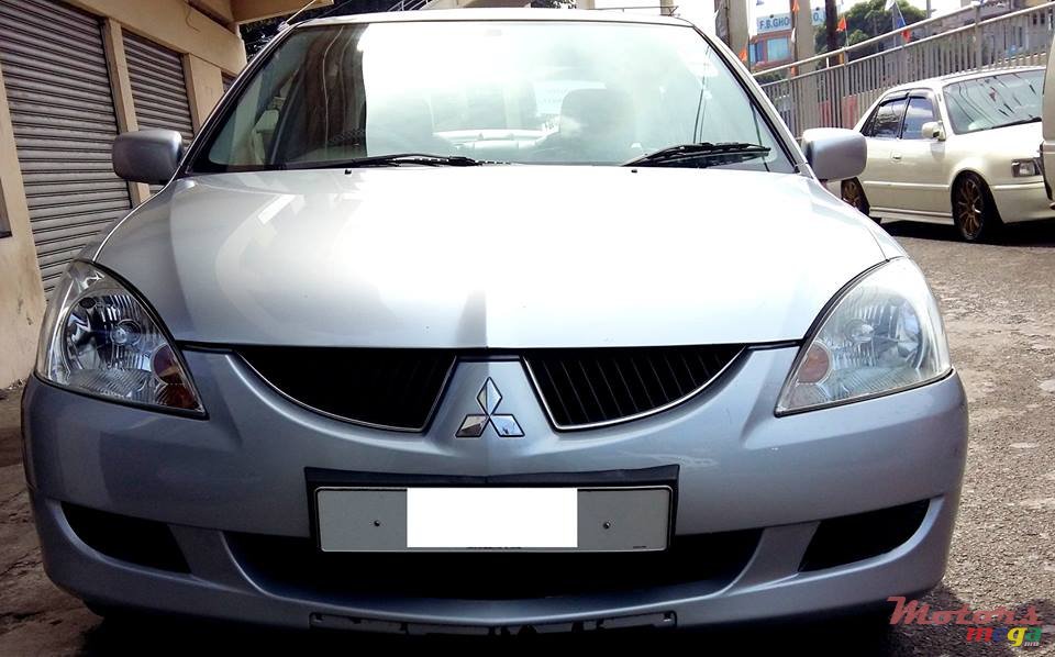 2005' Mitsubishi photo #1