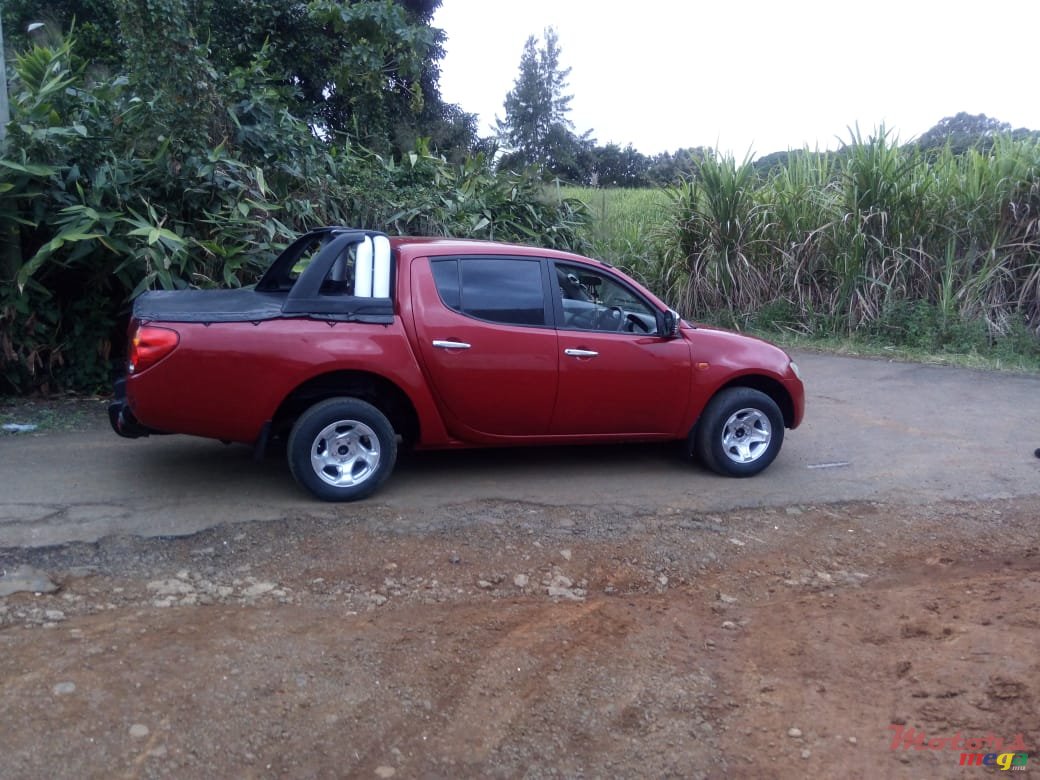 2008' Mitsubishi L 200 photo #1