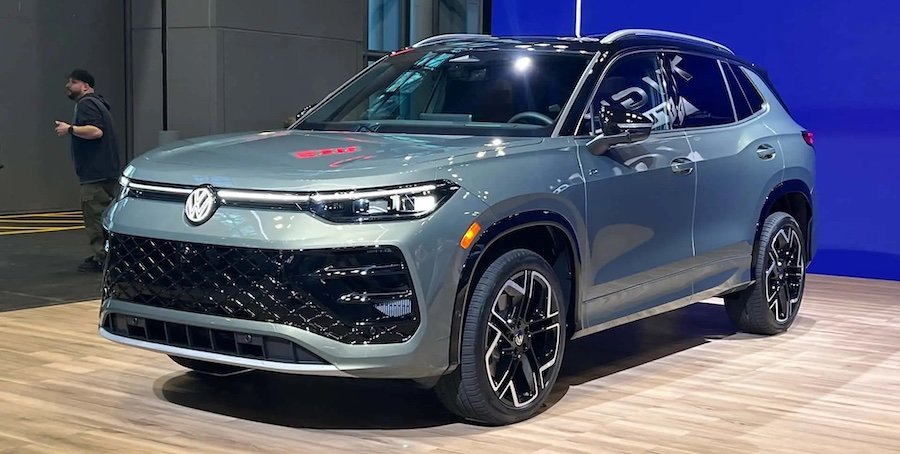 2026 Volkswagen Tiguan R-Line