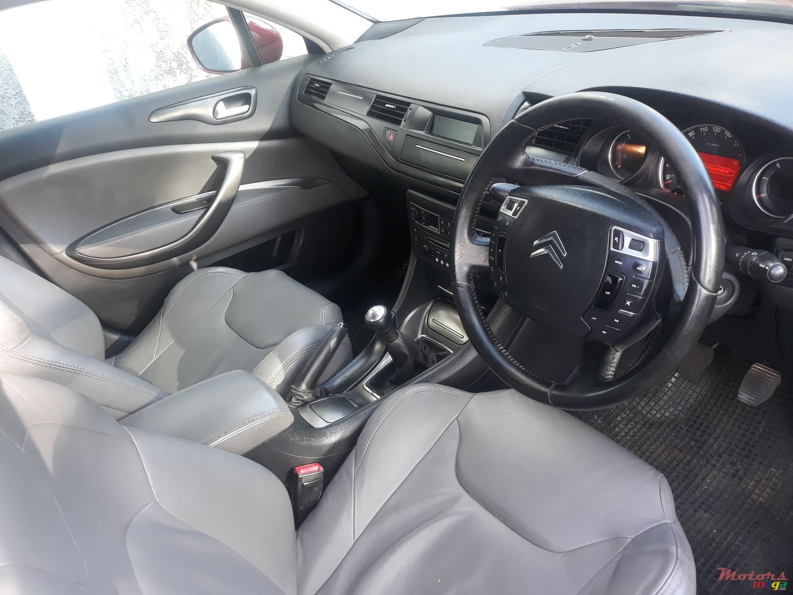 2009' Citroen C5 photo #4