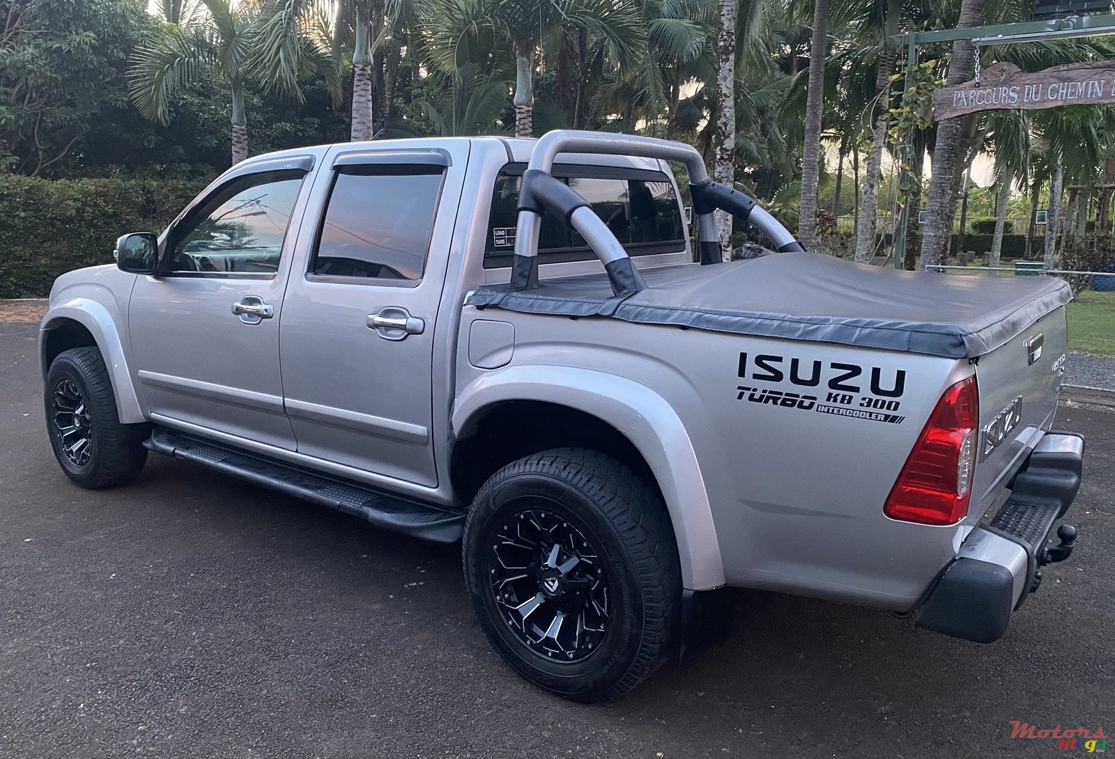 2009' Isuzu KB 300 photo #5