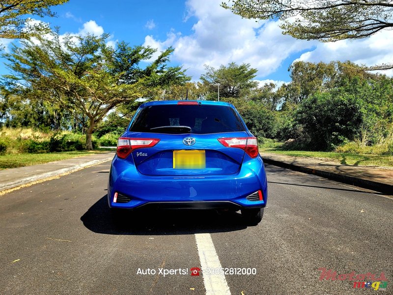 2017' Toyota Vitz photo #4