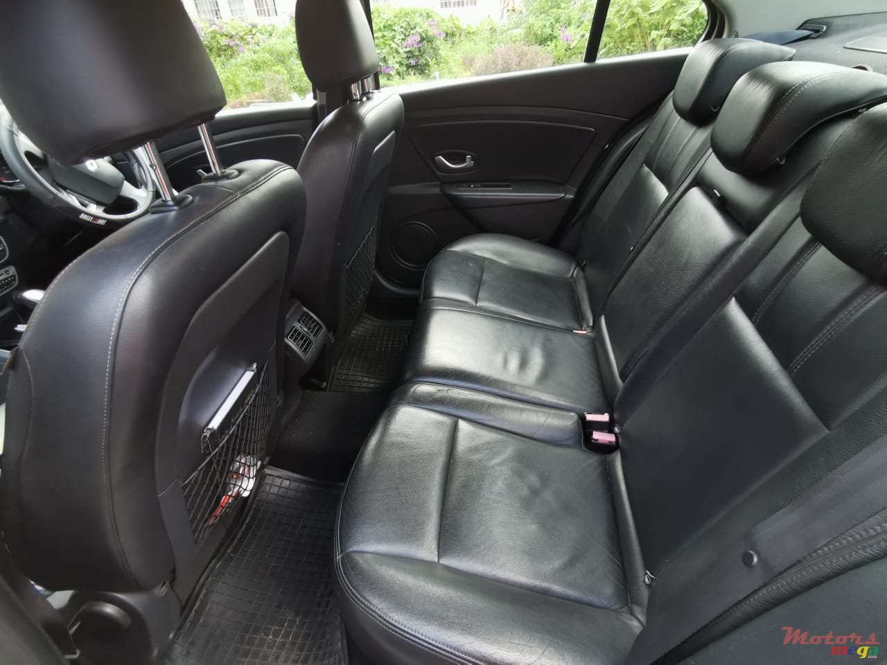 2011' Renault Fluence photo #3