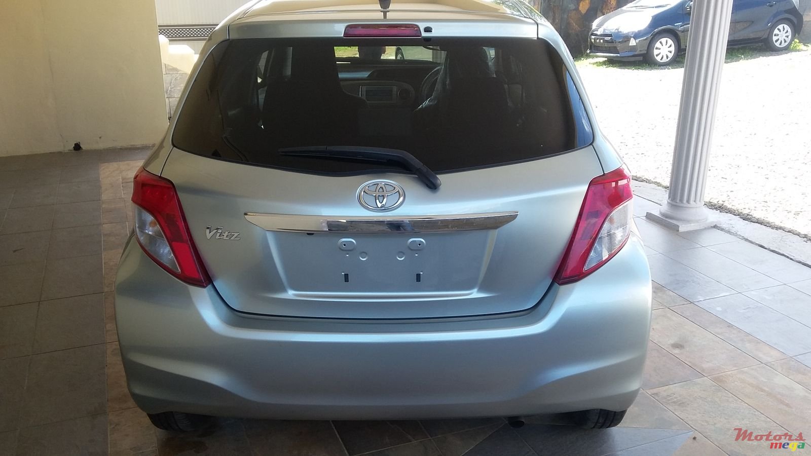 2012' Toyota Vitz photo #3